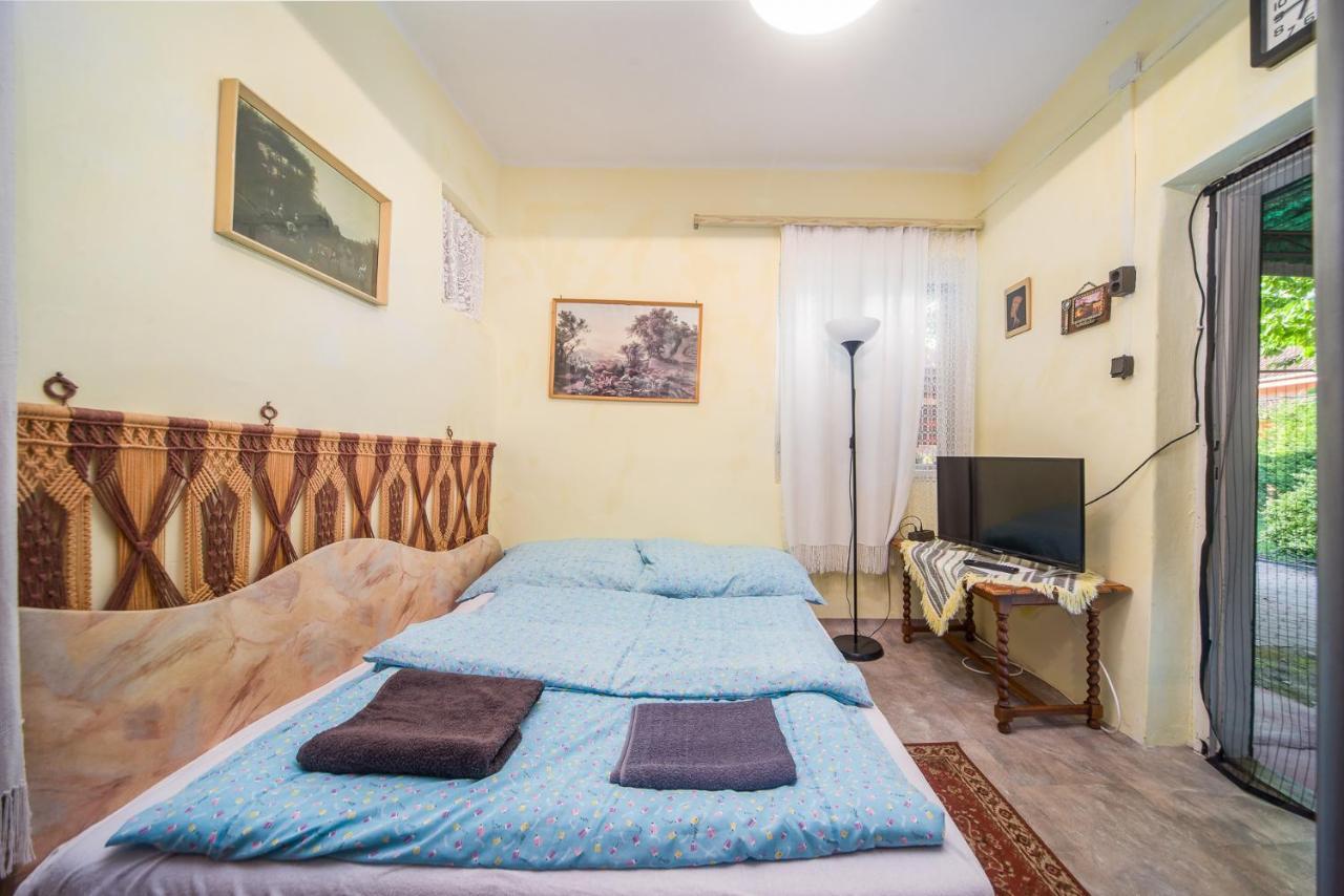 Apartman Kuckoval Apartment Balatonfoldvar Bagian luar foto